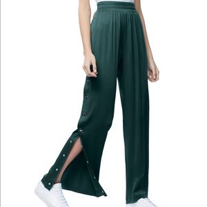 Good American Satin Snap Pant in Emerald Sz S